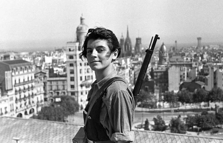 Angehörige der republikanischen Bürgerwehr auf der Terrasse des Hotel Colon in Barcelona im Juli 1936.